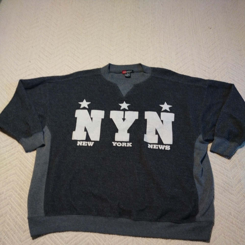 New York News Men's Gray Sweatshirt Sweater Newspaper NY NYC Media Size Medium‎